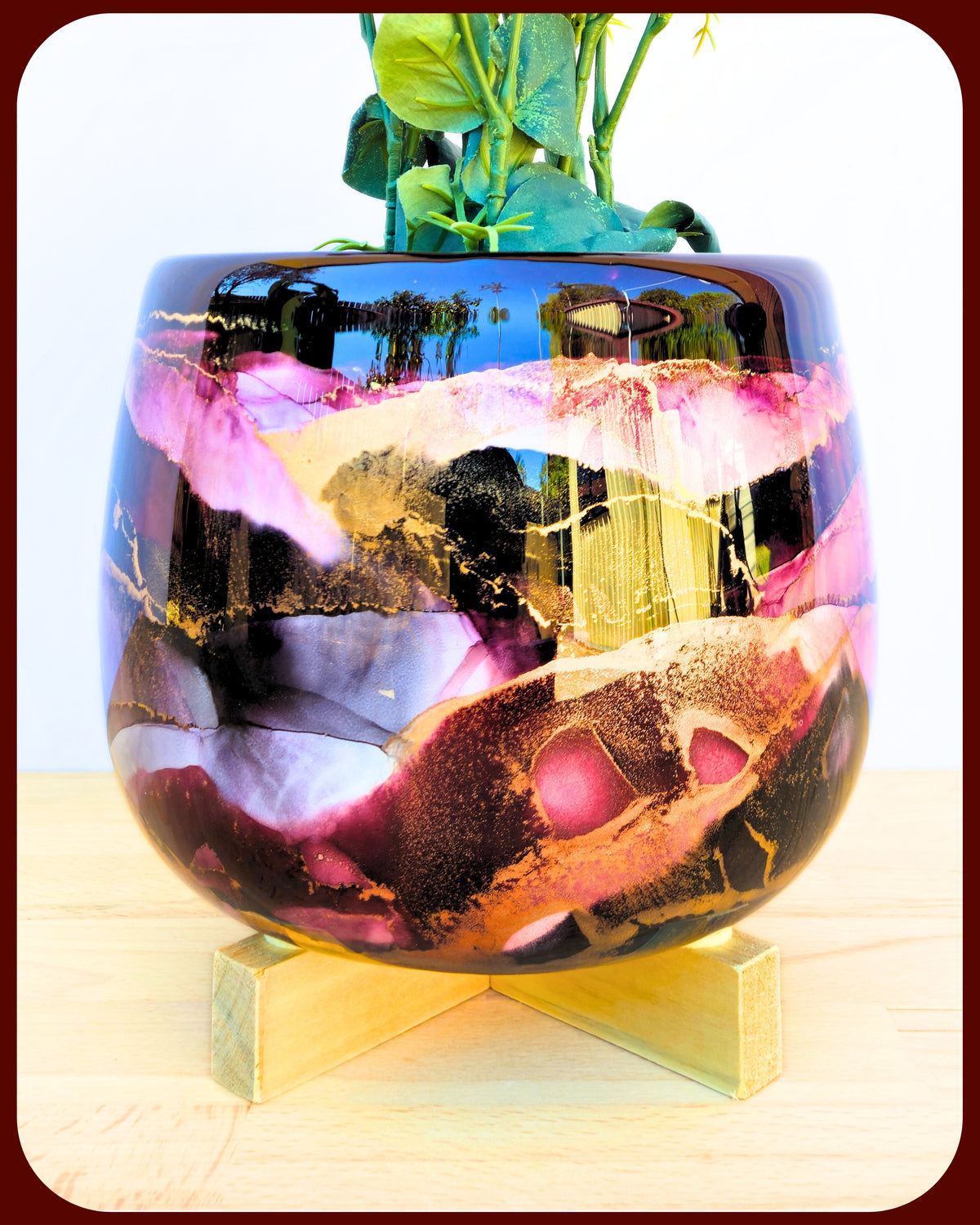 22cm x 17cm Ceramic Large Bulb Dark Red/Black