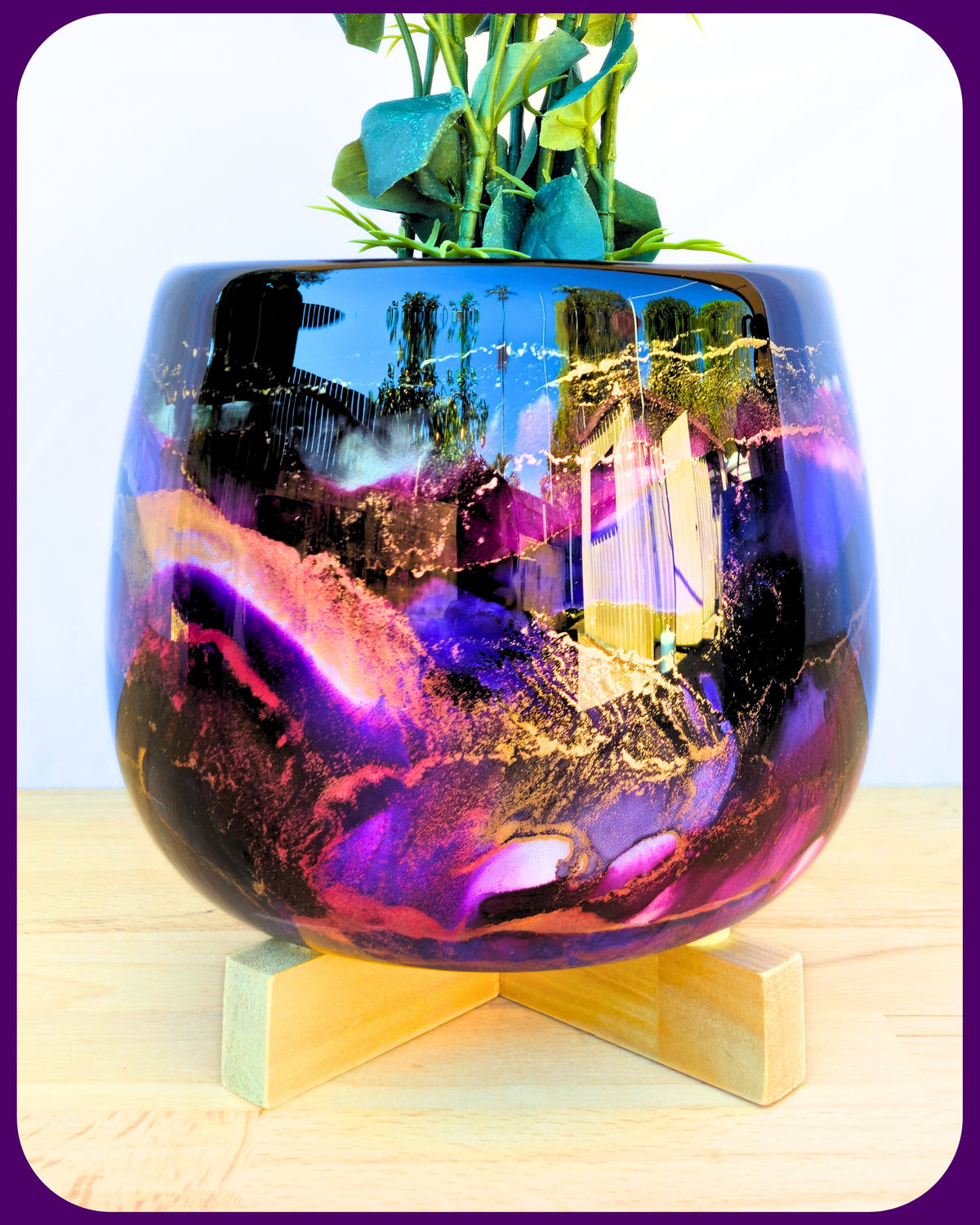 22cm x 17cm Ceramic Large Bulb Black/Purples