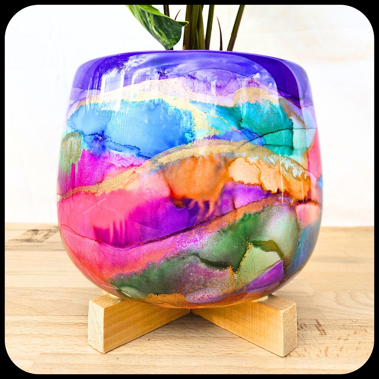 22cm x 17cm Ceramic Large Bulb 'Pastel Purple Rainbow'