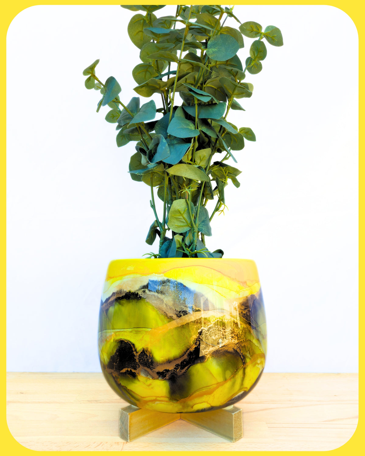 22cm x 17cm Ceramic Large Bulb Yellow/Black